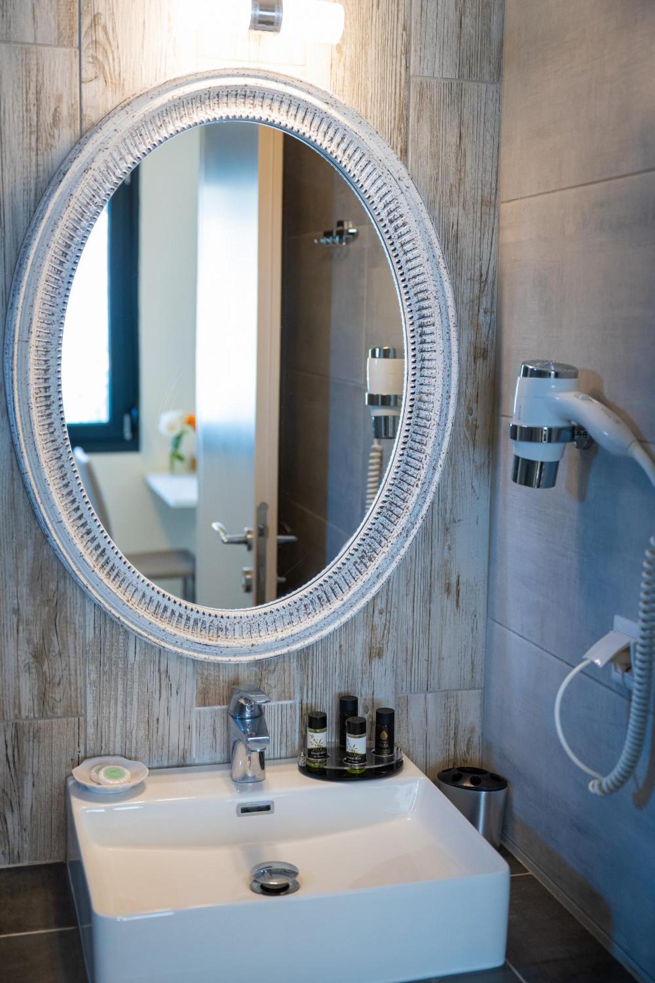 Callista Suites ฟิออยิตา ภายนอก รูปภาพ